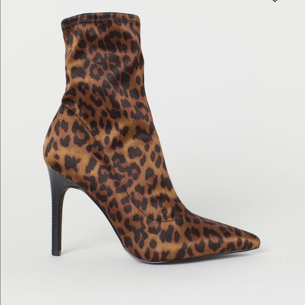Leopard Print Sock Booties S39 NWT